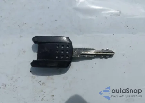 2004 Mercury Monterey из США, поврежденный, VIN 2MRDA20254BJ13925